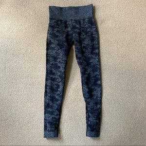 Gymshark Black Camo Seamless Leggings S